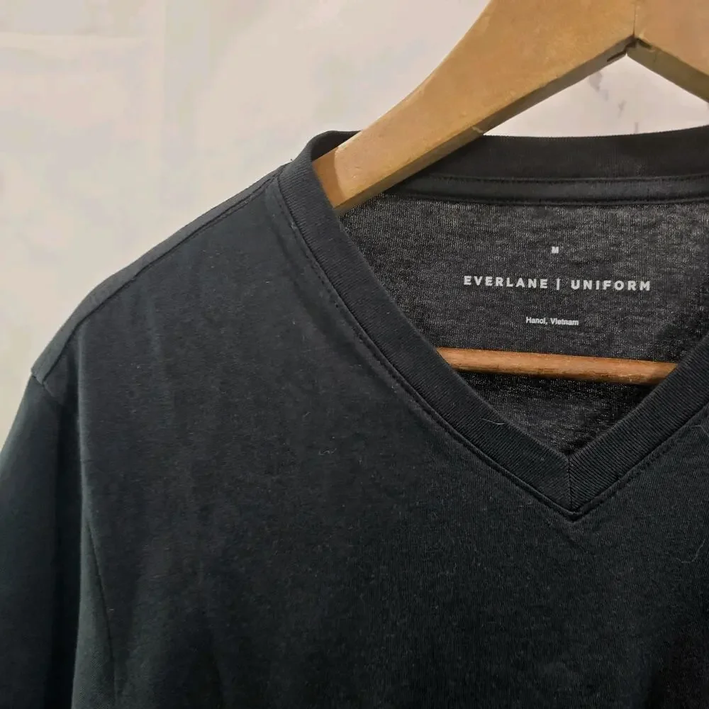 Everlane T Shirt Mens Medium Black Short Sleeve V Organic Cotton Tee Uniform - Picture 2 of 9
